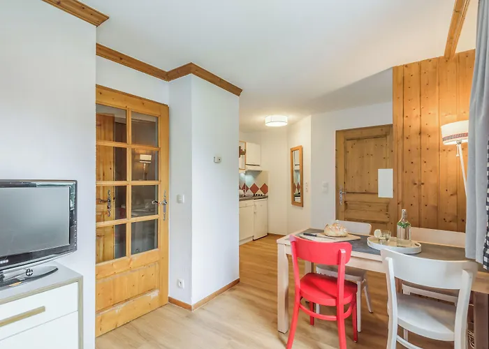 Pierre & La Riviere Hotel apartamentowy 3*