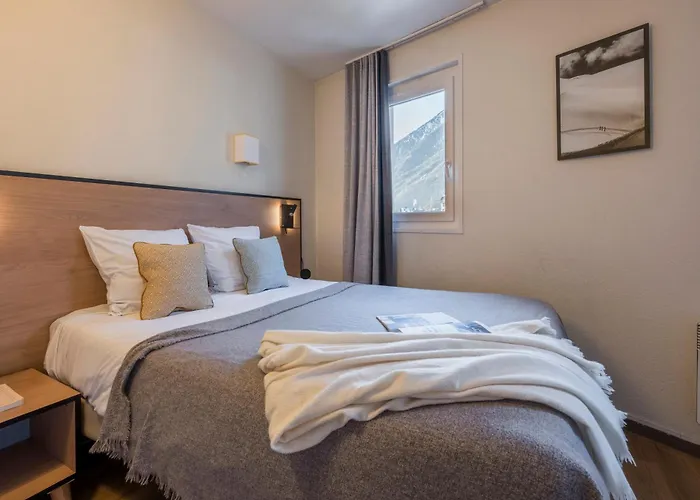 Hotel apartamentowy Pierre & La Riviere 3*