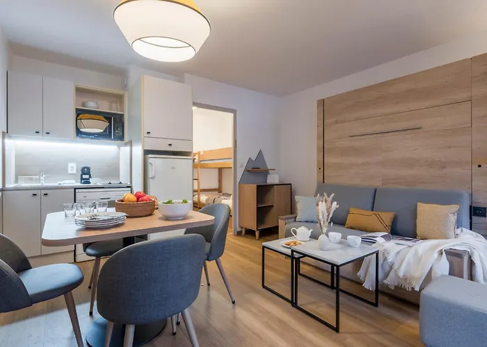 Hotel apartamentowy Pierre & La Riviere 3*