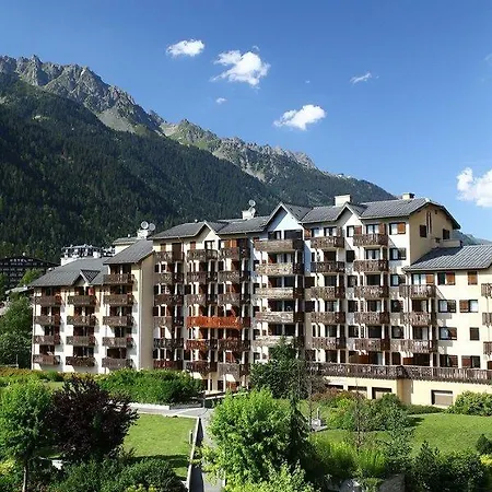 Pierre & La Riviere Aparthotel 3*
