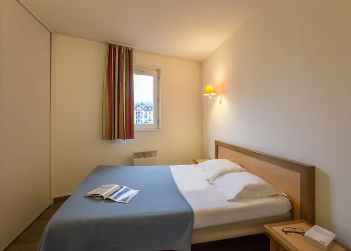 Pierre & La Riviere שאמוני