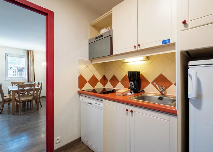 מלון דירות Pierre & La Riviere 3*