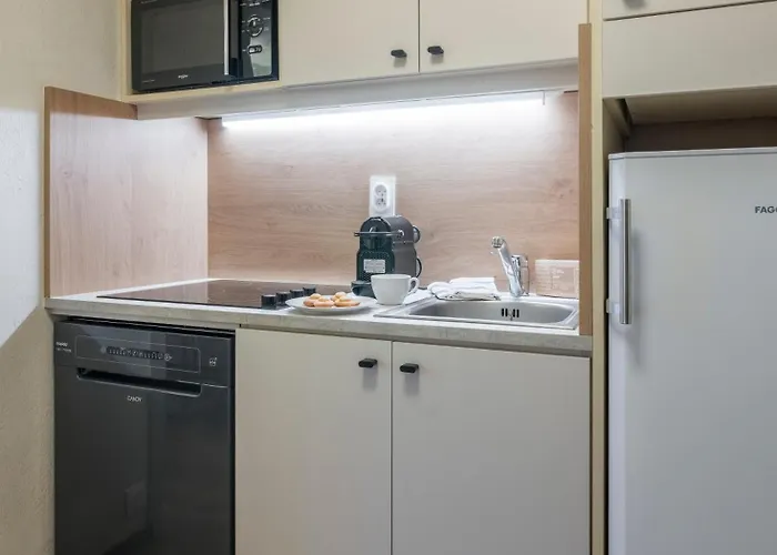 Pierre & La Riviere מלון דירות שאמוני