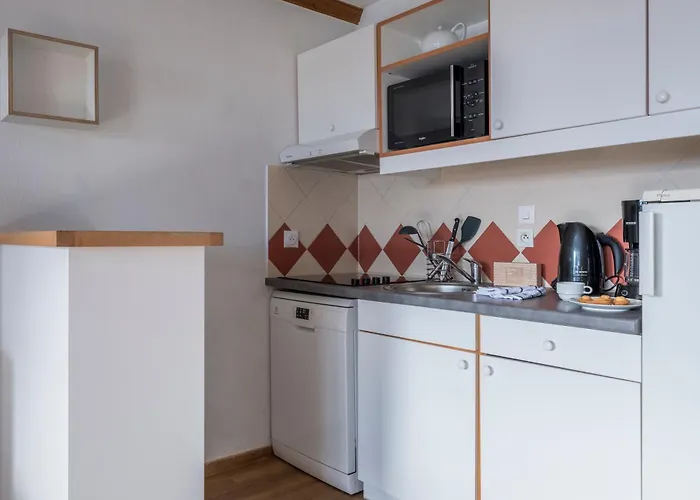 Pierre & La Riviere 3* שאמוני