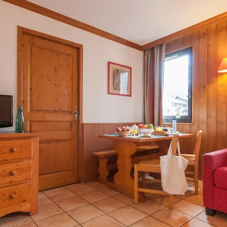 Ξενοδοχείο με διαμερίσματα Pierre & La Riviere 3*