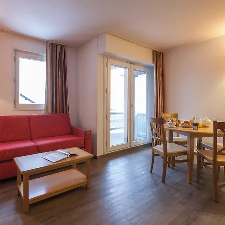 Ξενοδοχείο με διαμερίσματα Pierre & La Riviere 3*